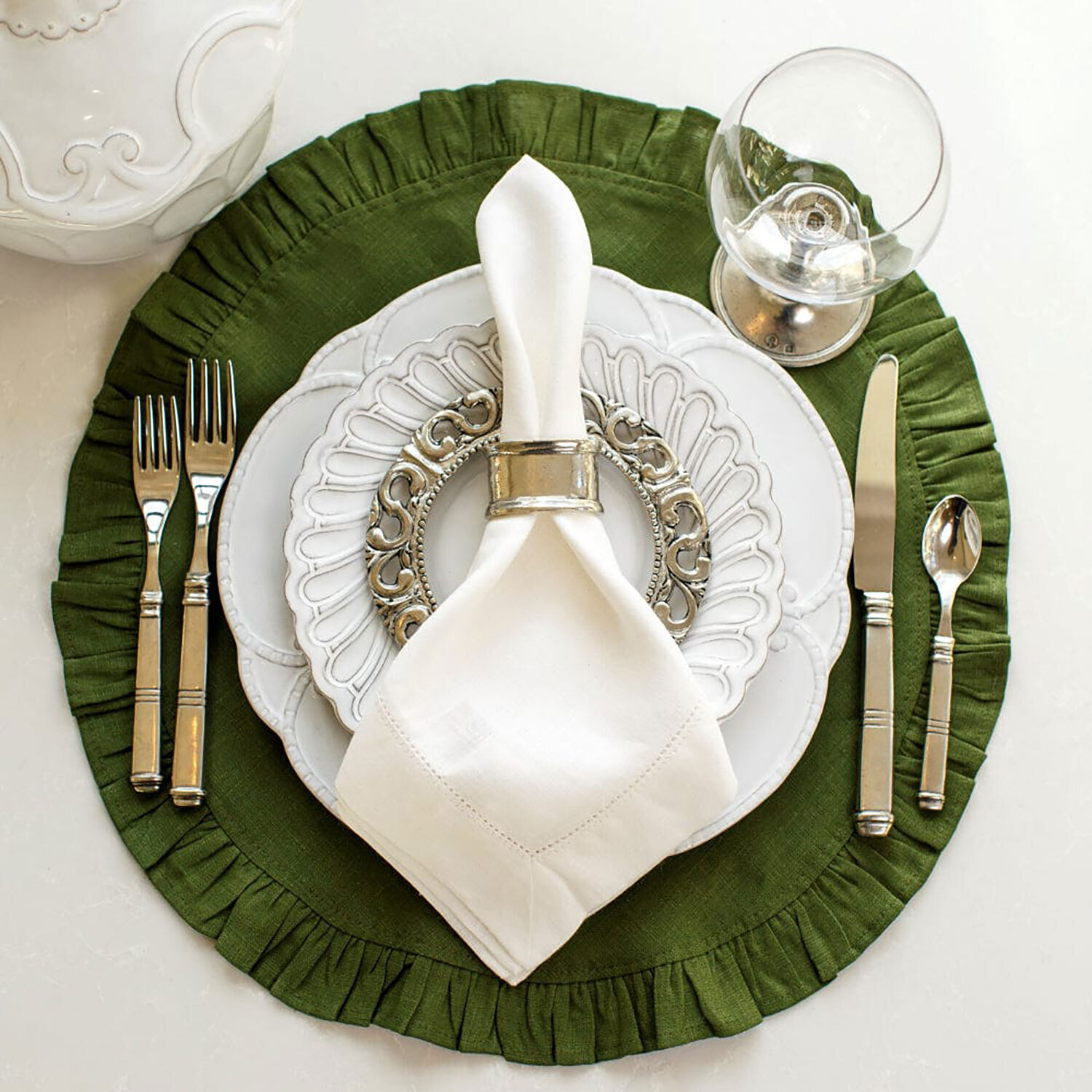 Crown Round Linen Placemat with Ruffle Evergreen Set of 8 P301