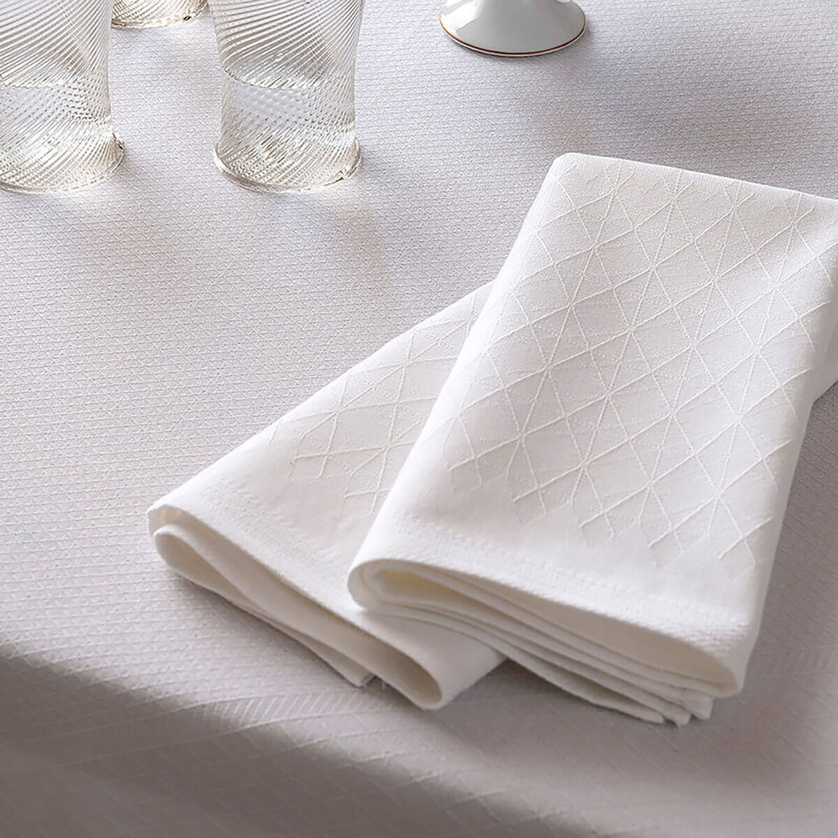 Le Jacquard Francais Club White Napkin 20 x 20 Inch 28847 Set of 4, MPN: 28847, 3660269288471