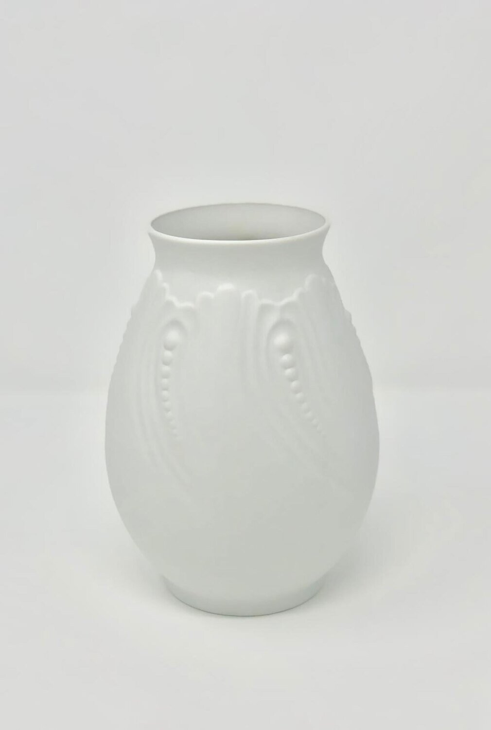 Royal Limoges Ocean White Unglazed Round Vase XV35-DIV00001, MPN: XV35-DIV00001, 3700409925184