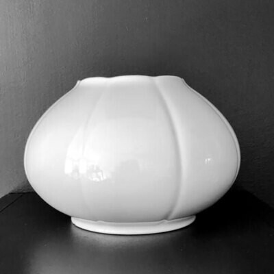 Royal Limoges White Vase Nymphea Round Small XV20-DIV00001, MPN: XV20-DIV00001, 3700409925122