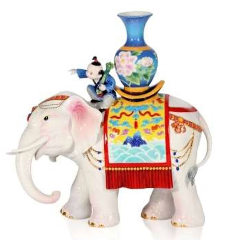 Franz Porcelain Auspiciousness And Peace White Elephant Design Sculptured Porcelain Vase With Wooden Base FZ03838