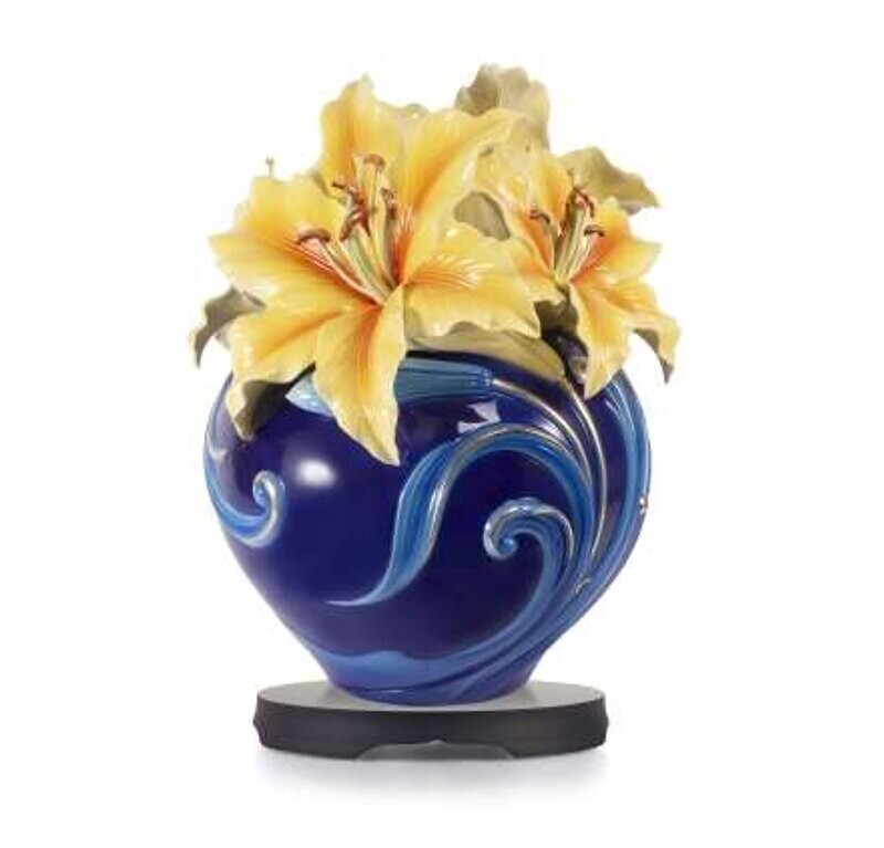 Franz Porcelain All With Luck Lily Design Sculptured Porcelain Vase With Wooden Base FZ03912
