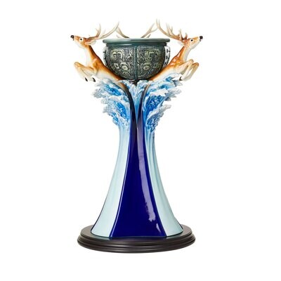 Franz Porcelain Golden Age Deer Design Sculptured Porcelain Vase With Wooden Base FZ03868, MPN: FZ0…