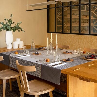 Le Jacquard Francais Voyage Iconique Grey Tablecloth 68 x 98 Inch 28604, MPN: 28604, 3660269286040