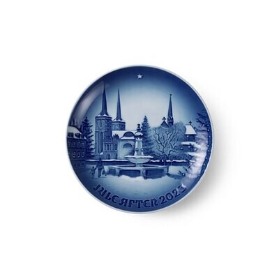 Royal Copenhagen B&amp;G Christmas Plate 2023 Christmas In Roskilde 1066056, MPN: 1066056, 5705140741978
