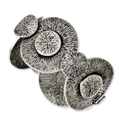 Antiqued Circles 7 Inch Bracelet - Stainless Steel SRB1117 by Chisel, MPN: SRB1117, 886774238326