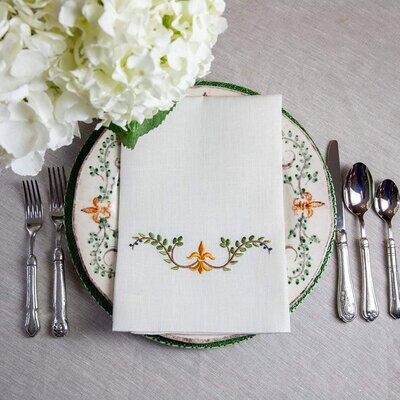 Crown Medici Tri-Fold Napkin Cream Set of 8 FT640
