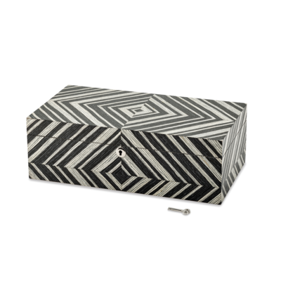 Brazilian Wild Walnut Veneer Locking Jewelry Box by Jere, MPN: JJB832, 191101679728