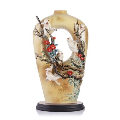 Franz Porcelain Gorgeous Snow Vase With Wooden Base Limited Editon of 688 CP00170, MPN: CP00170,