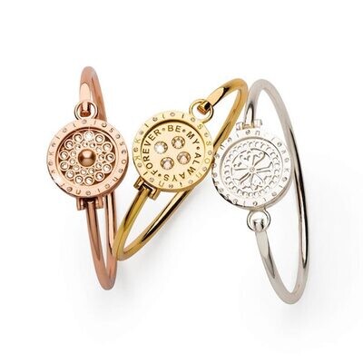 Nikki Lissoni Three 23.6mm Coins Inside Three 25mm Pendant Bangle Bracelet 17cm In Length with Delu…