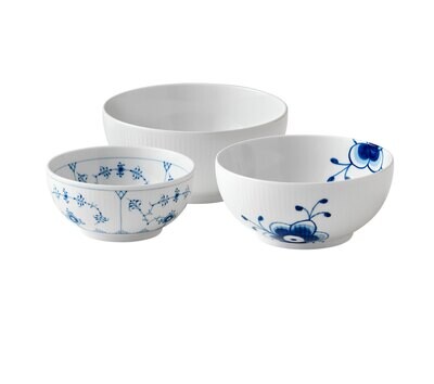 Royal Copenhagen Gifts With History Set of 3 Small Bowls 1024770, MPN: 1024770, 5705140730569