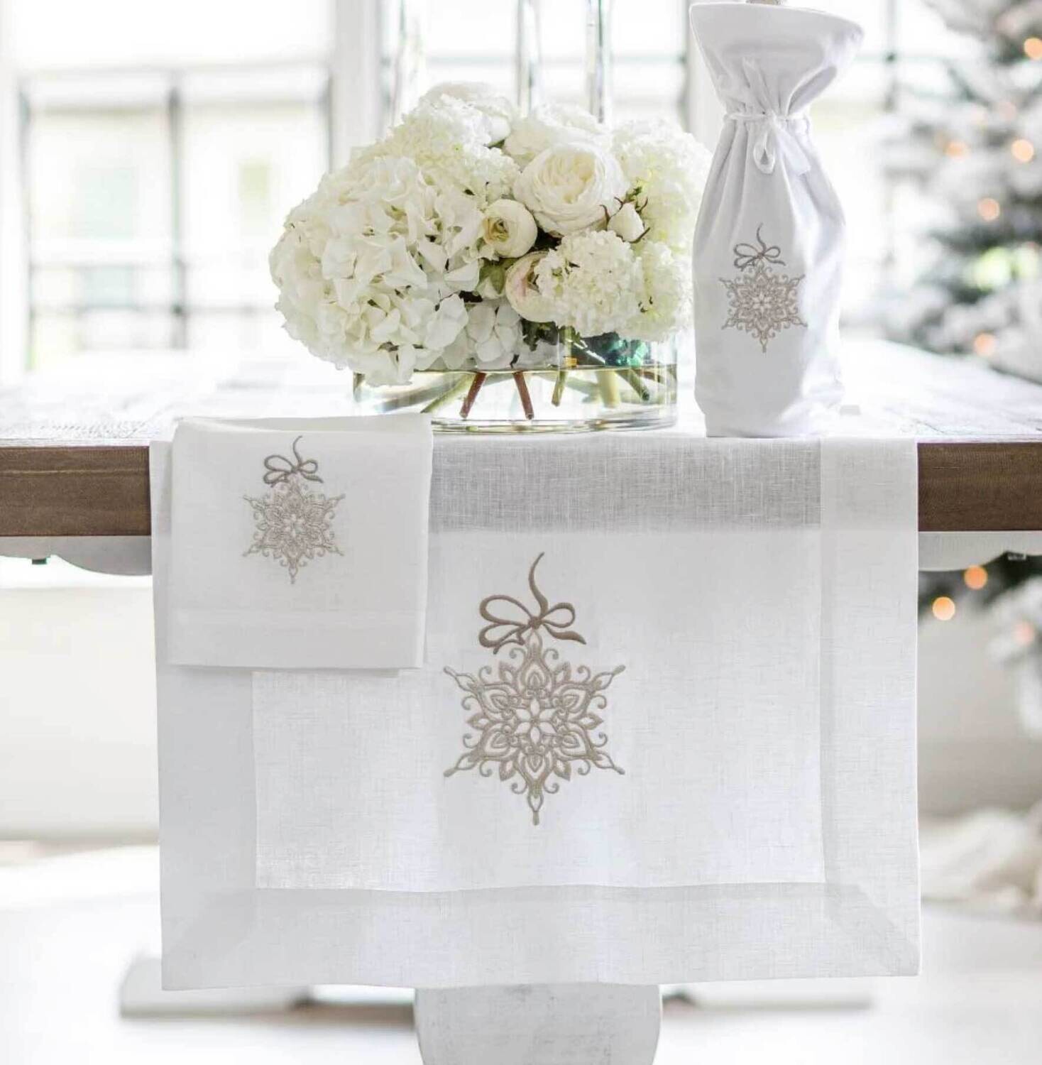 Crown Linen Designs Runner Snowflake White Platinum 22&quot; x 108&quot; R203108