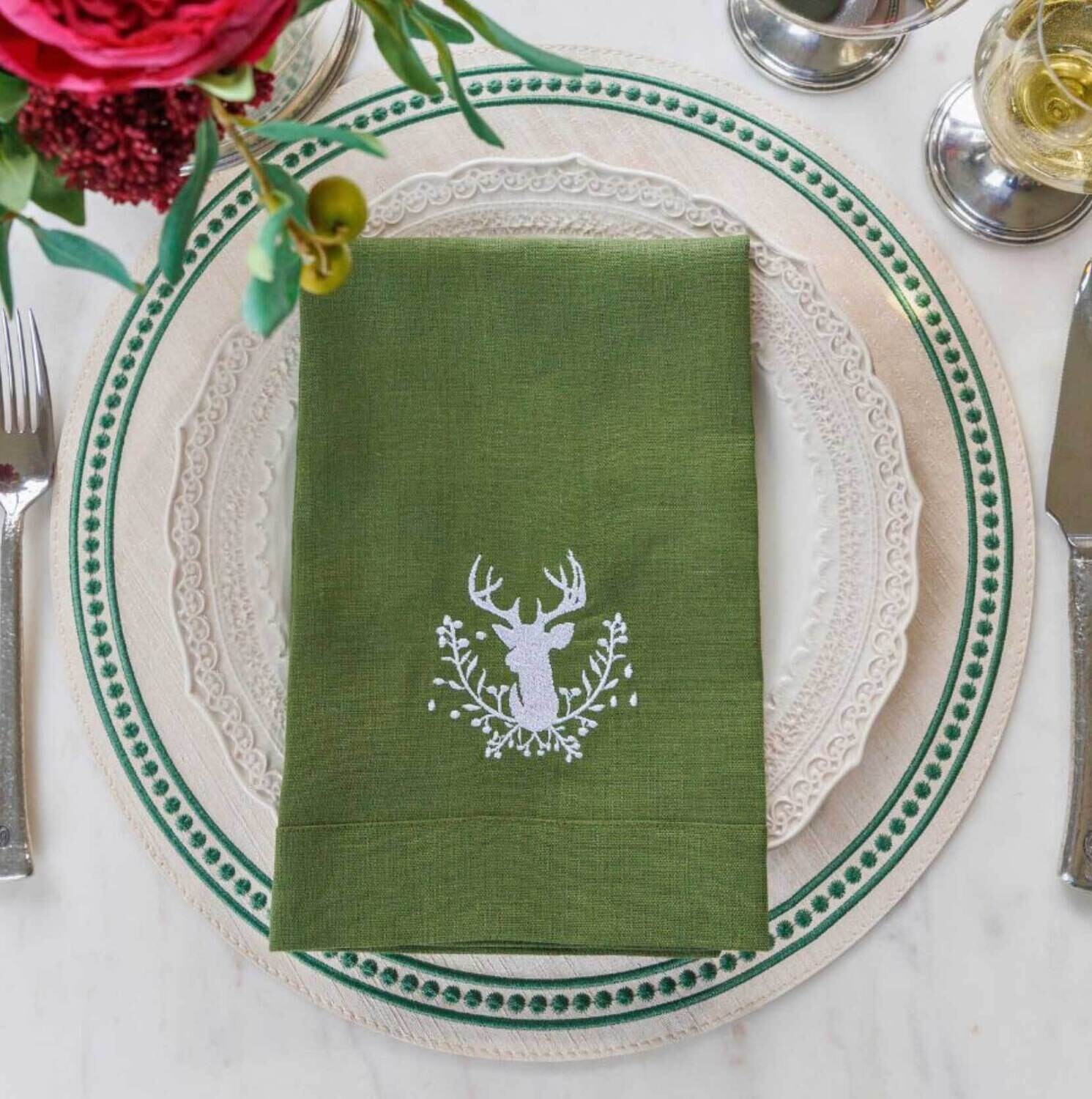 Crown Linen Designs Napkin Tri-Fold Stag with Holly Berries Evergreen White FT3191
