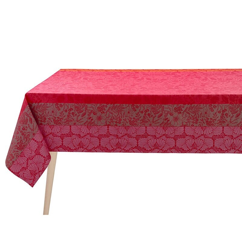 Le Jacquard Francais Cottage Pink Coated Tablecloth 69" X 126" 28902