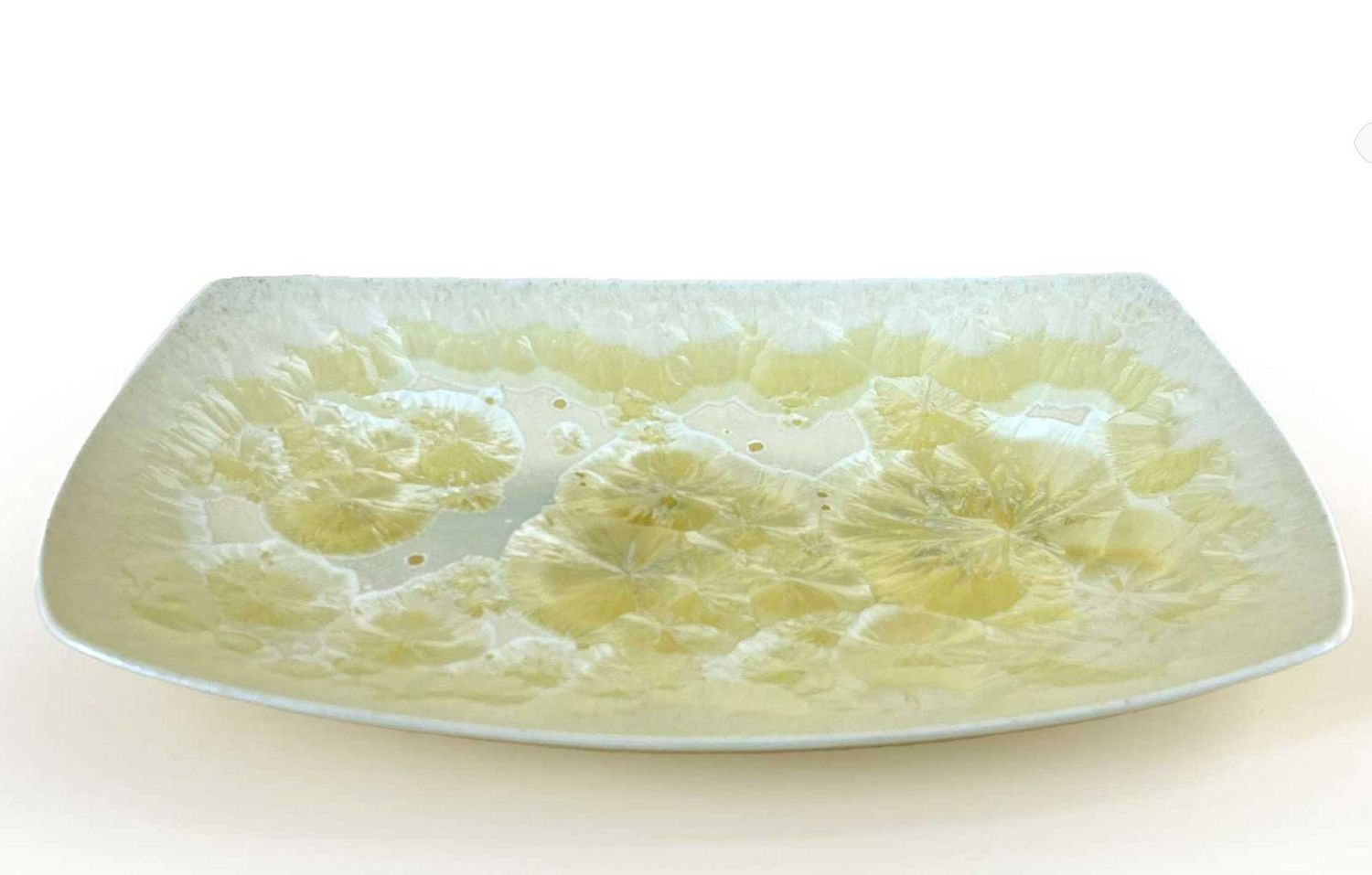 Michael Wainwright Borealis Gold Oval Platter 27BO59, MPN: 27BO59,