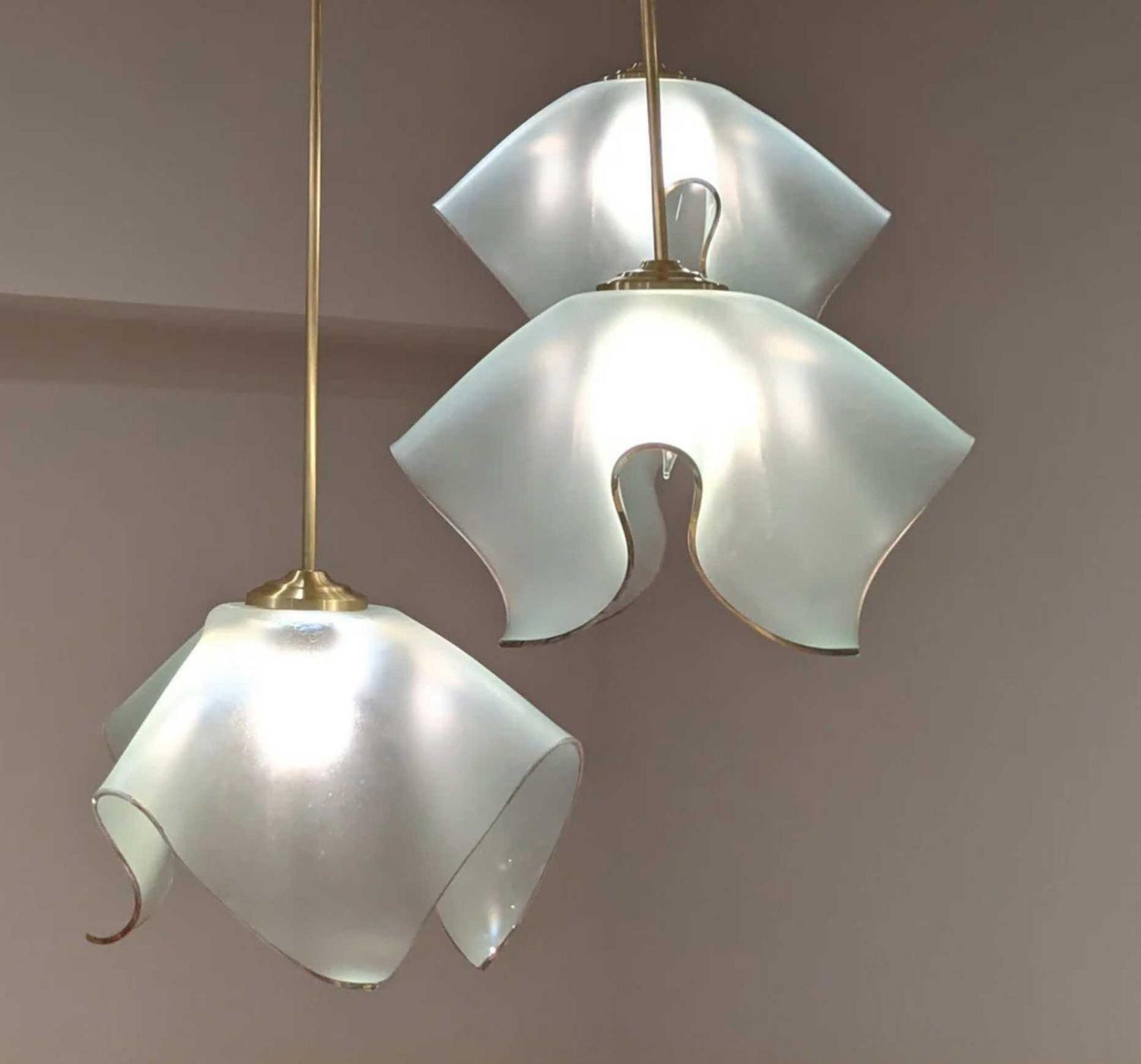Annieglass Lighting Tulip Triple Chandelier, MPN: LI300T