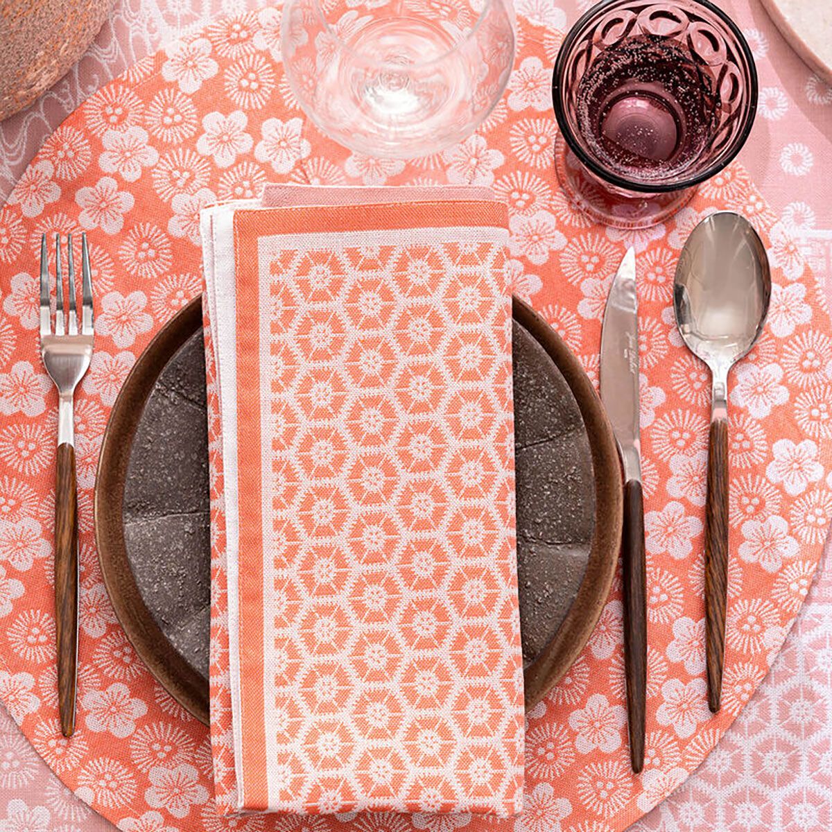 Le Jacquard Francais Wagara Pink Coated Placemat 30297