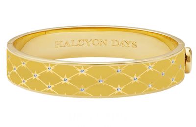 Halcyon Days 13mm Star Radiant Yellow Gold Hinged Bangle HBSTA4913G, 5056327822417