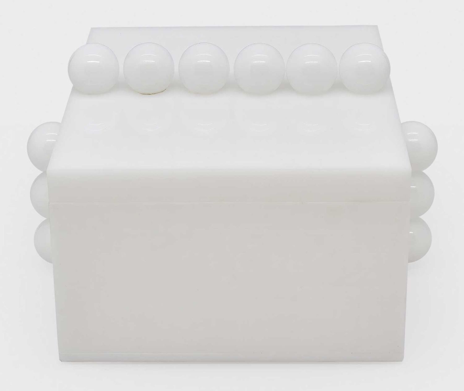 Tizo Acrylic Box White with Balls 7.5 x 6 x 3.75 Inch HA242WHBX