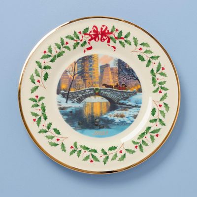 Lenox 2025 Annual Holiday Plate, MPN: 897905, UPC: 194372038973