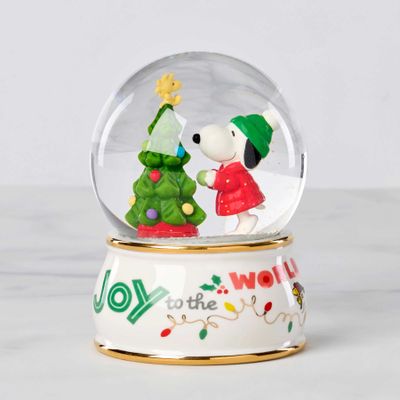Lenox Snoopy Snow Globe, MPN: 897597, UPC: 194372037464