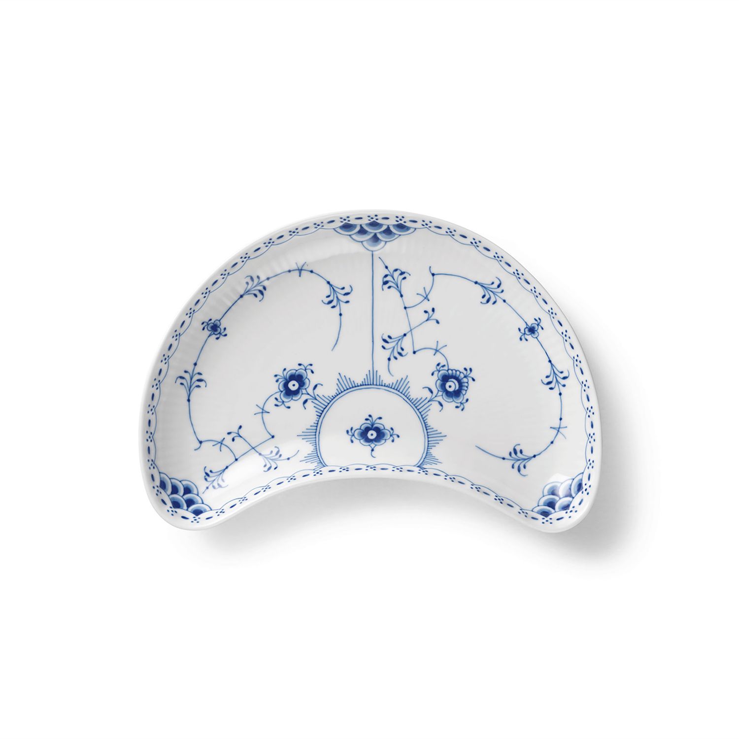 Royal Copenhagen Blue Fluted Half Lace Half Moon Dish 22 cm, MPN: 1070987, UPC: 5705140745471