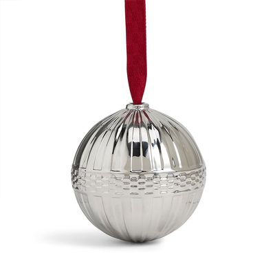 Wedgwood Festive Fluted Ornament Silver Coated, MPN: 1081142, UPC: 701587494557