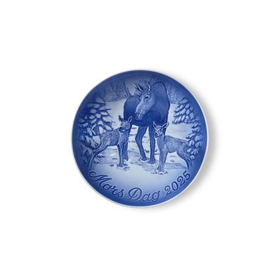 Royal Copenhagen Bing &amp; Gr�ndahl Mother&#39;s Day Plate 2025 Cow Moose with Calves 15 cm, MPN: 1074929,…
