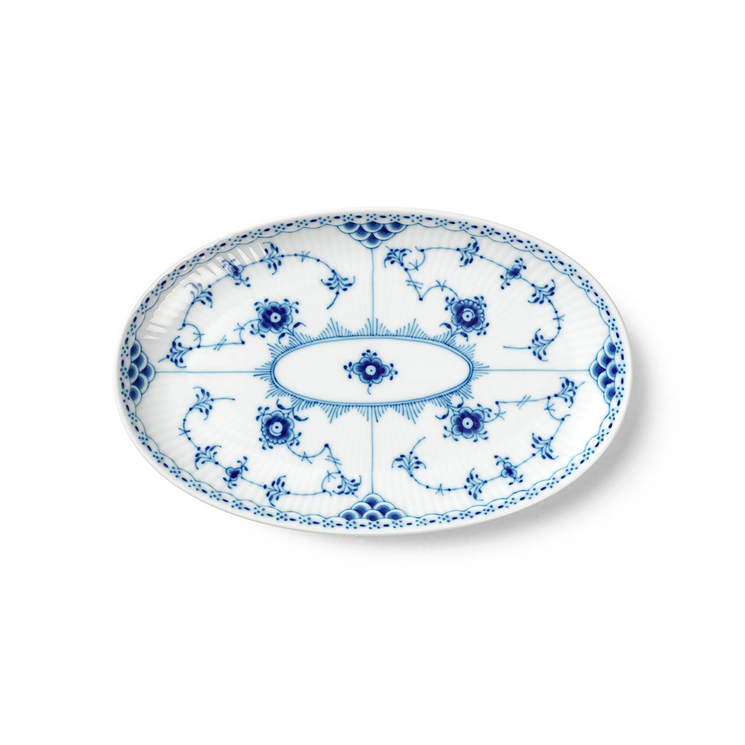 Royal Copenhagen Blue Fluted Half Lace Assiette 23.5 cm, MPN: 1064775, UPC: 5705140741411