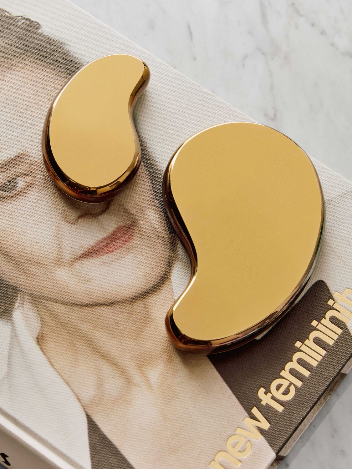 Kosta Boda Tears of Joy Golden Set of 2 7092524, 7321646119547