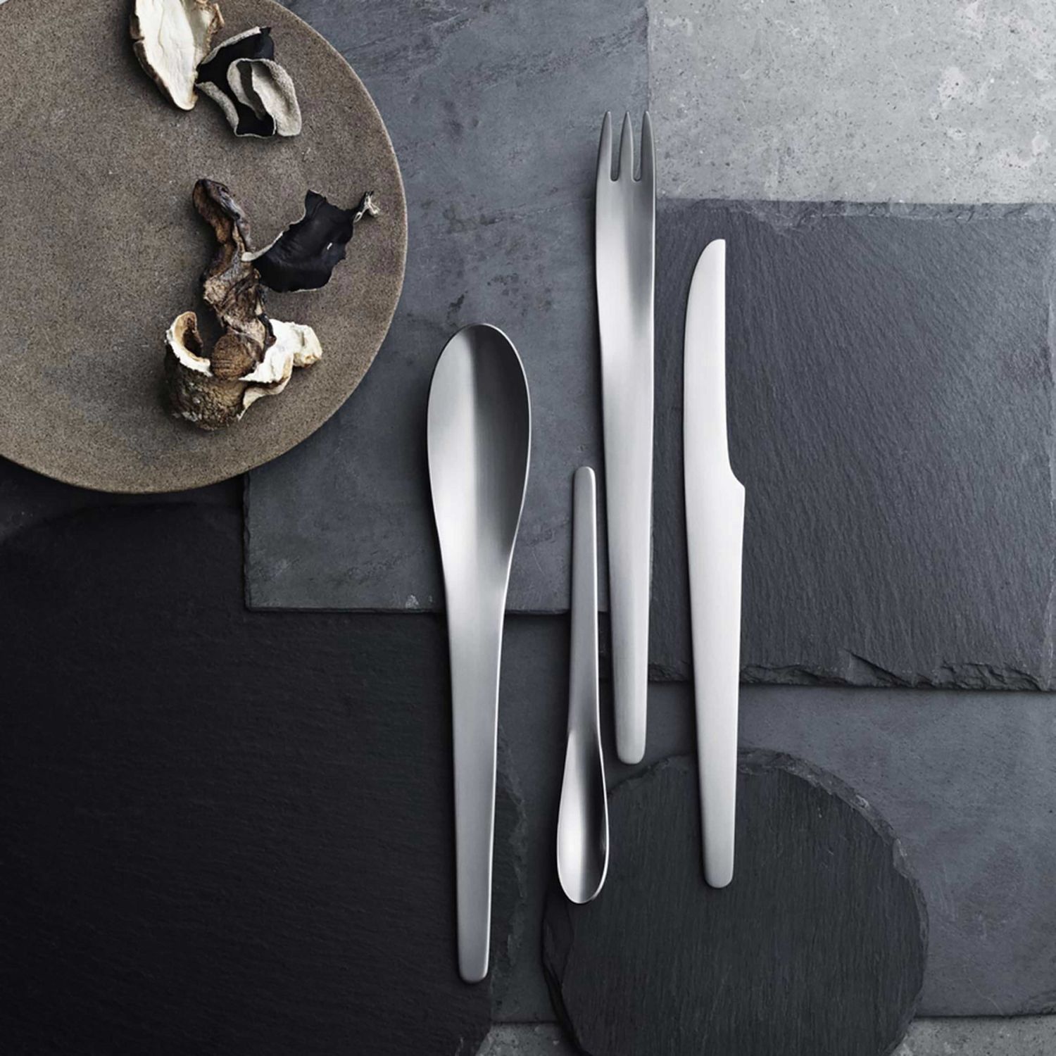 George Jensen Arne Jacobsen Cutlery Gift Box 24 Pieces Service for 6 Matte Stainless Steel 3355524,…