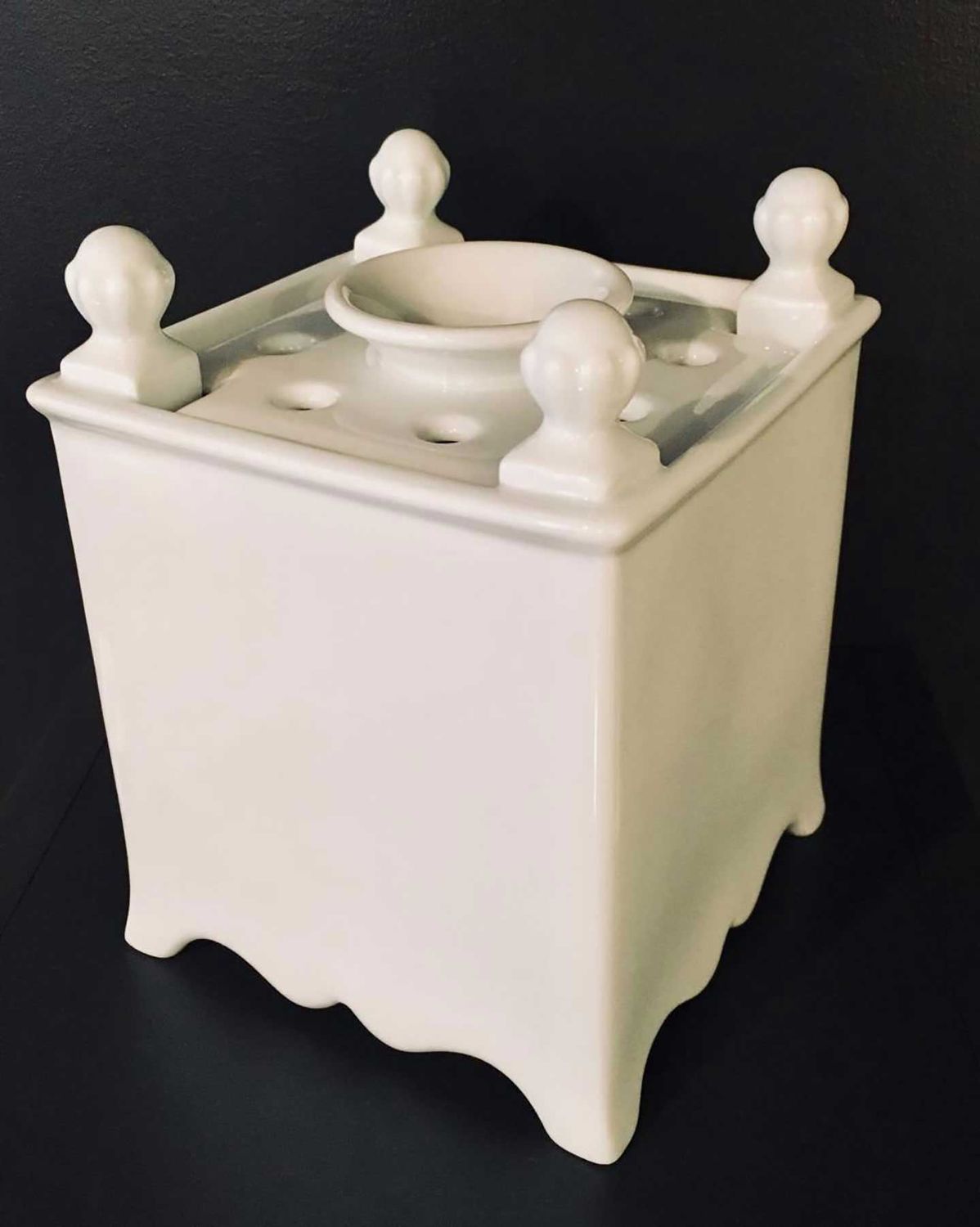Royal Limoges Louis XV Porcelain Flower Stand Large, X164-DIV00001