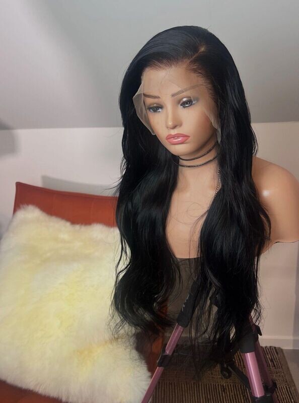 Wig | Wavy 30" (24" Transparant 13*6 lace frontal)