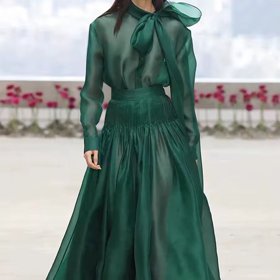 Emerald Organza Set – Two-Piece Elegance