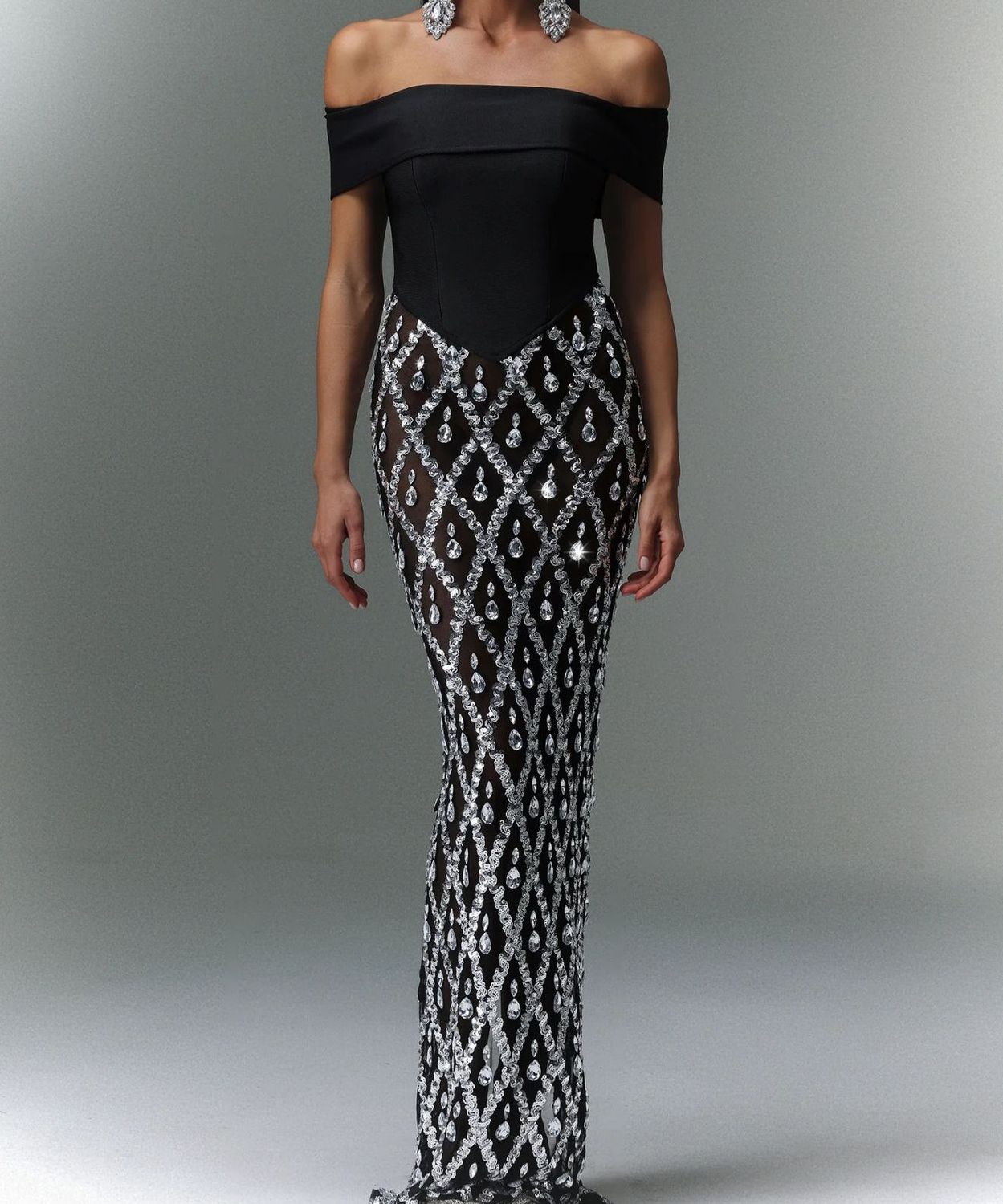 Saphira Noir – Off-the-Shoulder Diamond Maxi Dress