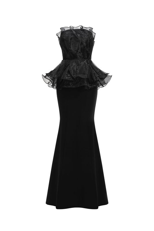 Black Evening Gown – Sculptural Elegance
