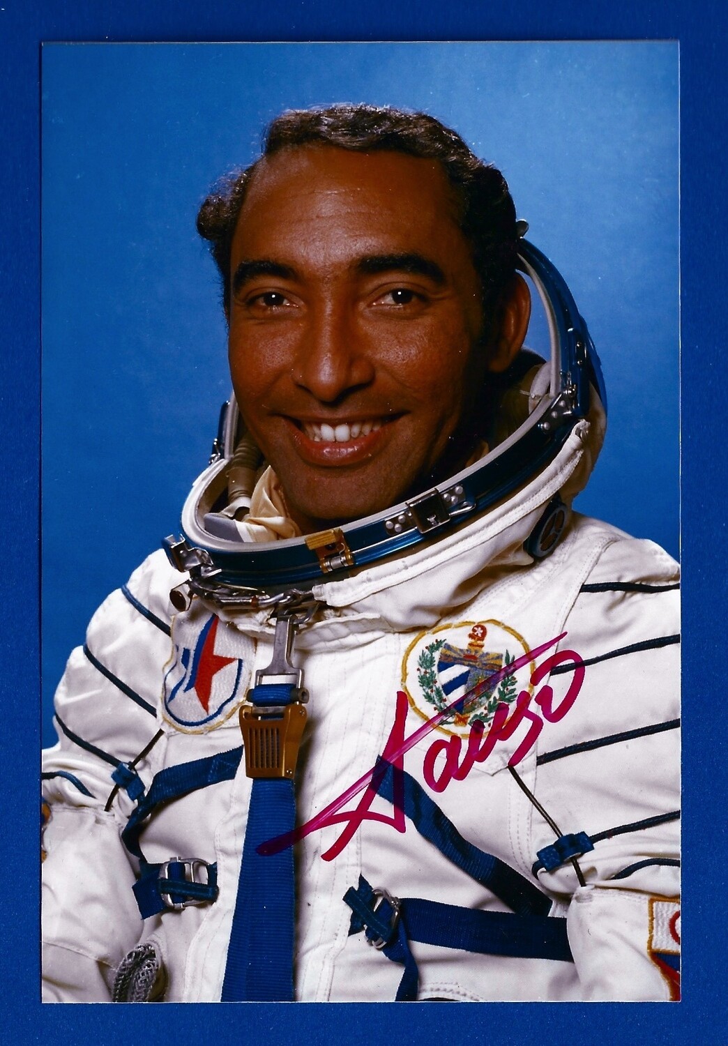 Arnaldo Tamayo Méndez first Cuban astronaut signed picture