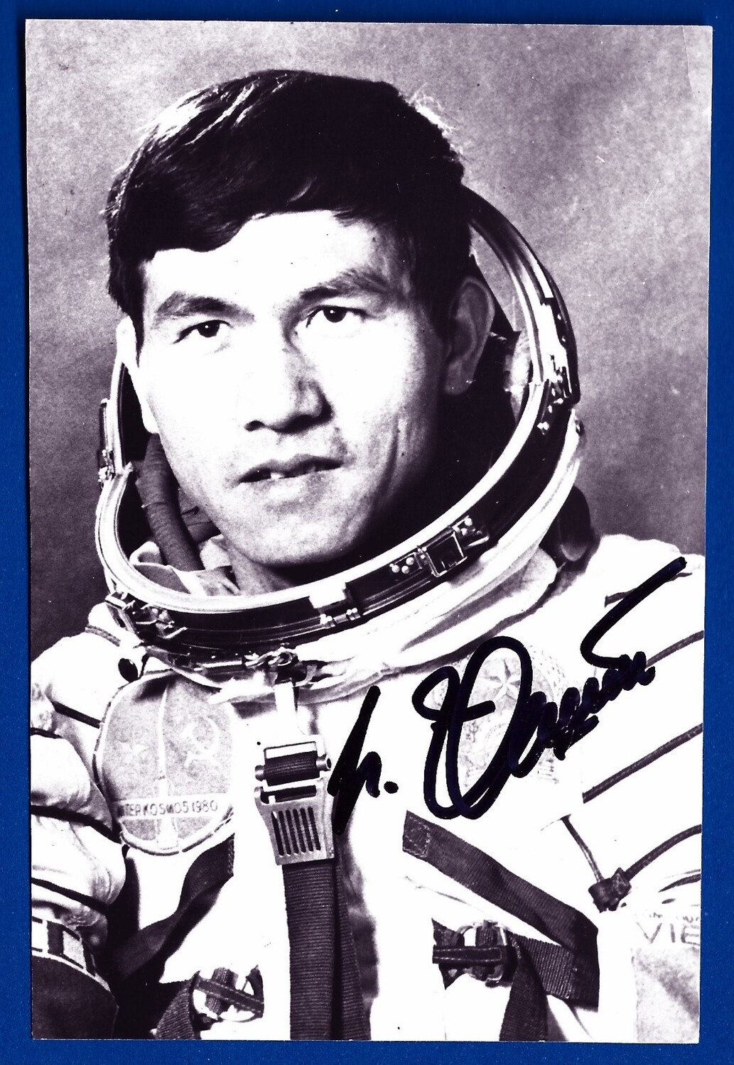 Phạm Tuân First Vietnam astronaut signed picture