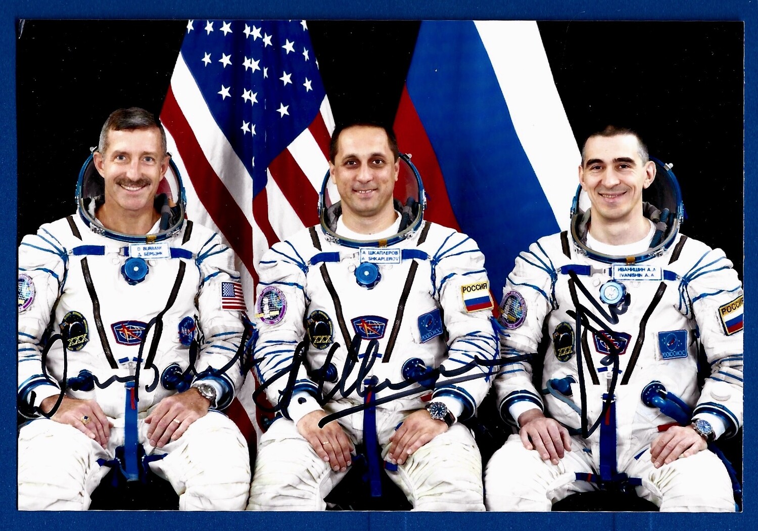 2011 Soyuz TMA-22 crew signed picture