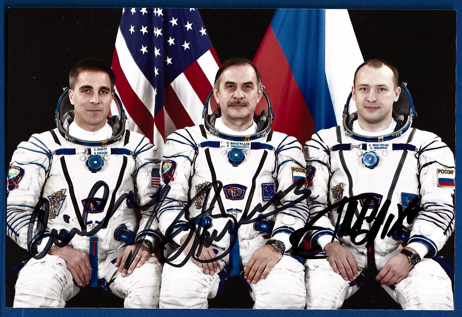 2013 Soyuz TMA-08M crew signed picture