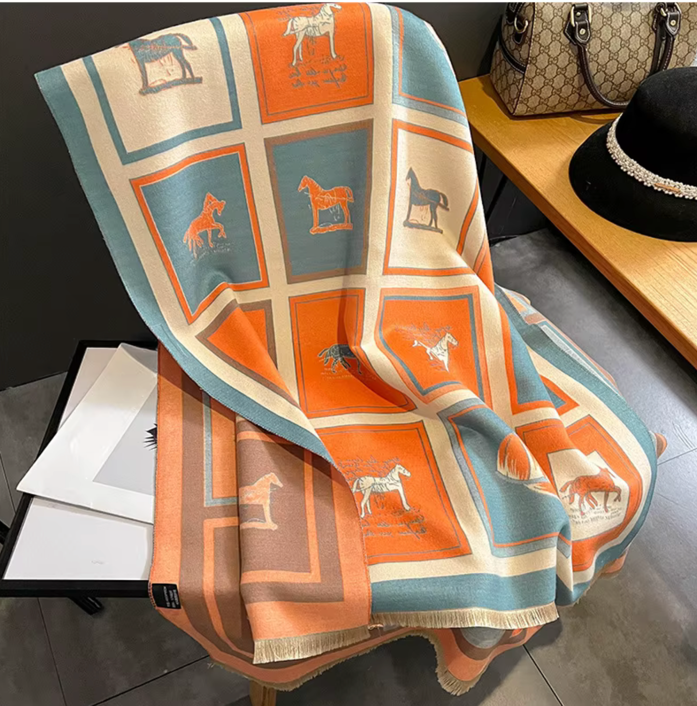 Equestrian Scarf 24/3