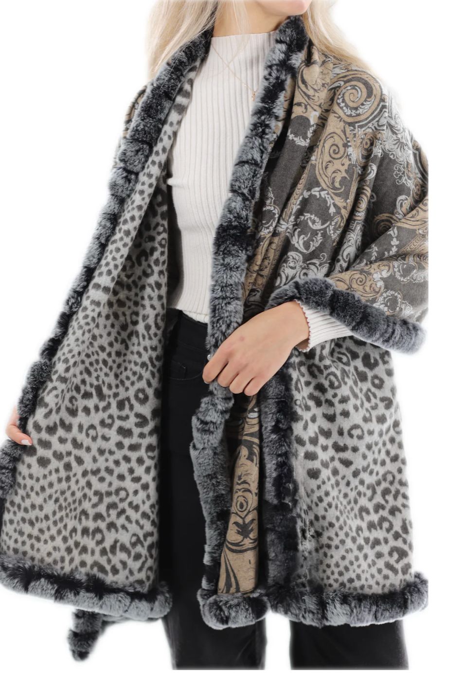 100% Cashmere scarf with rabbit fur trim