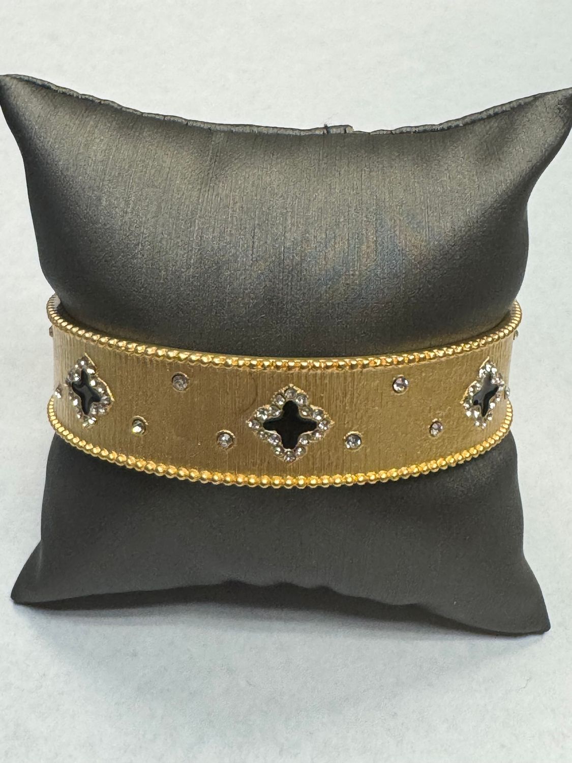 Cuff Black Clover
