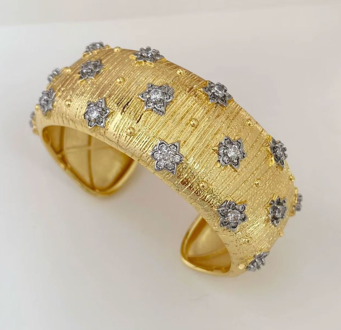 Bracelet Cuff Flowers