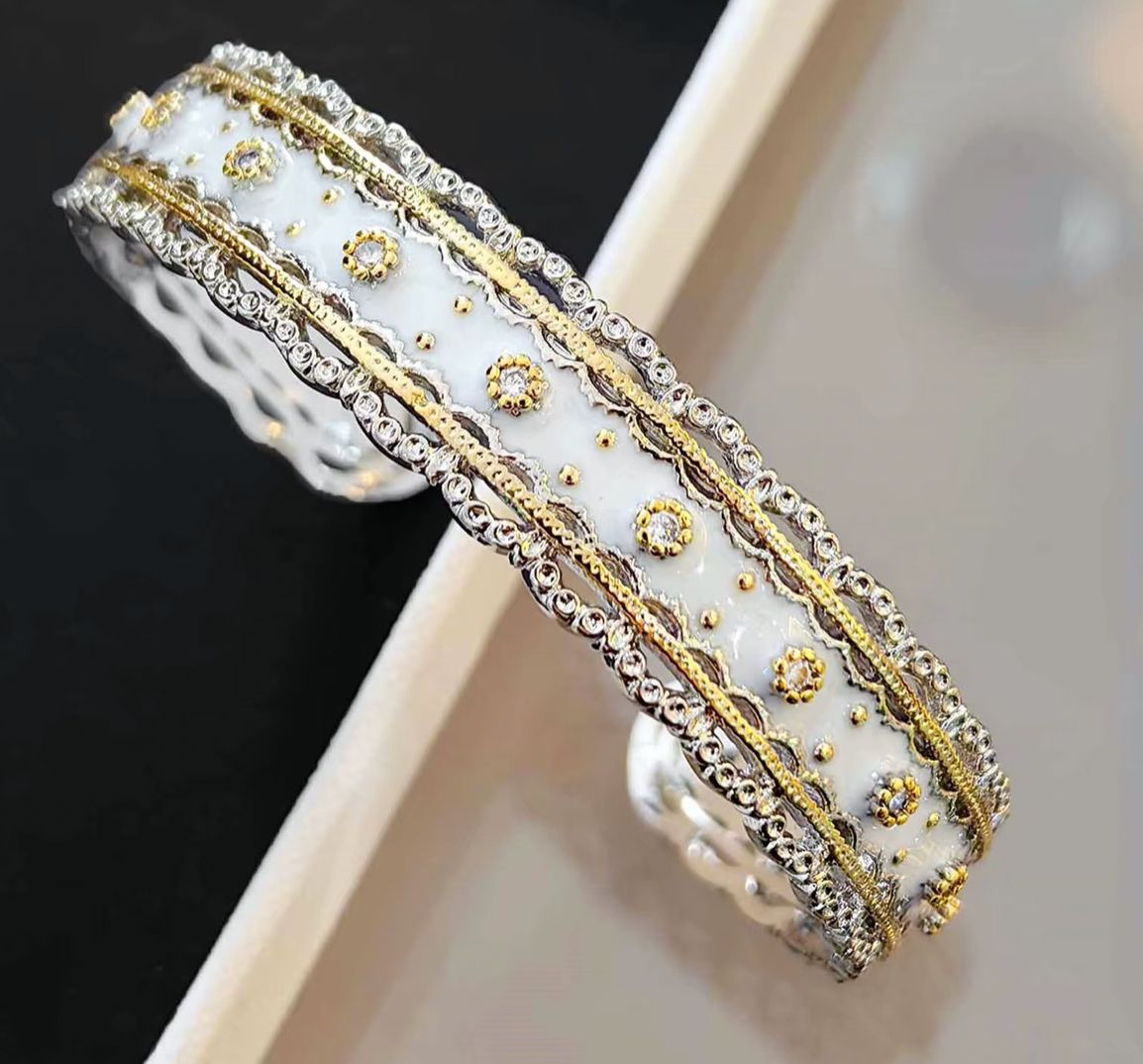 Bracelet Cuff Century