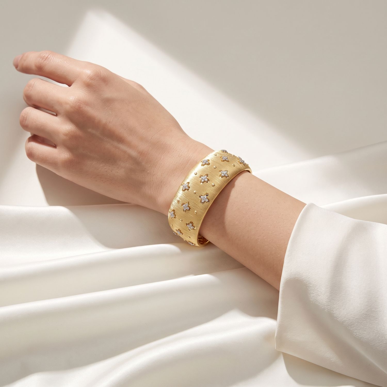 Cuff Bracelet Bulleccati