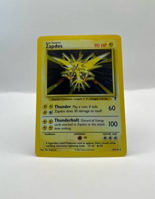 19/110 Zapdos Light Play Holo