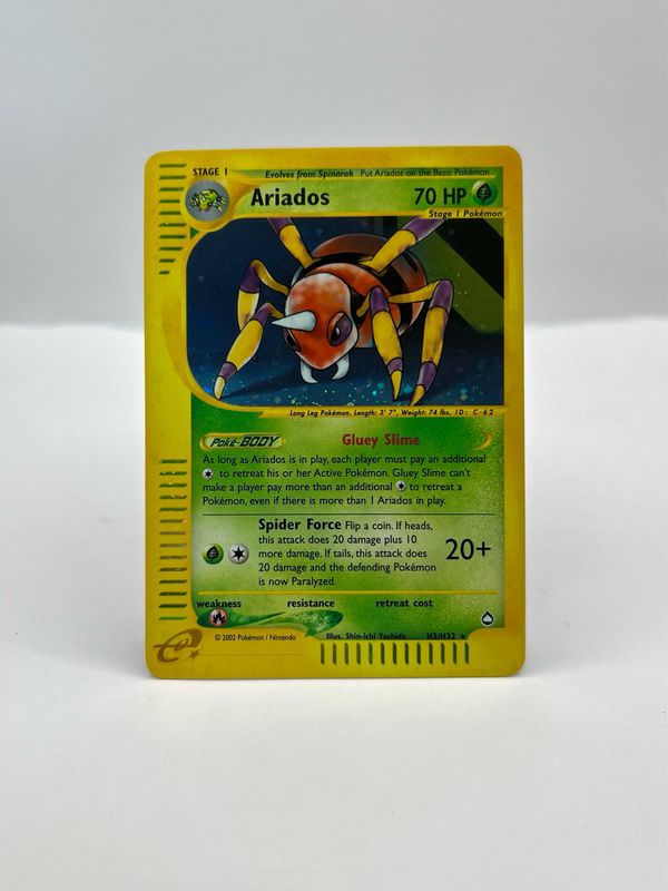 H3/H32 Ariados Near MInt Holo