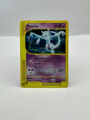 20/165 Mewtwo Light Play Holo