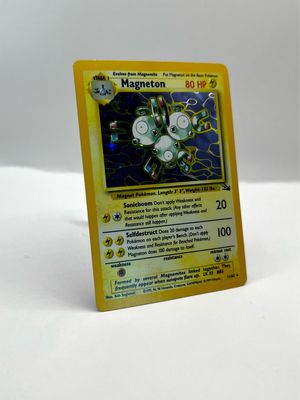 11/62 Magneton Near Mint Holo
